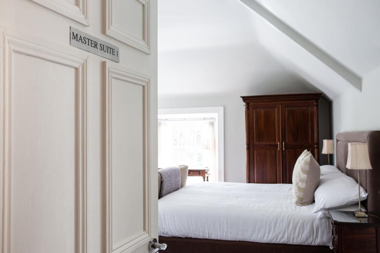 Millbrook Lodge Hotel Ballynahinch Buitenkant foto