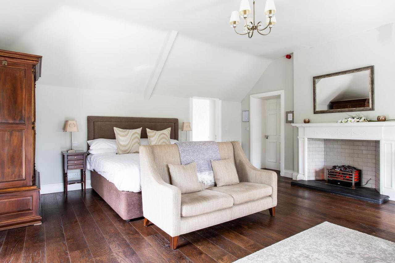 Millbrook Lodge Hotel Ballynahinch Buitenkant foto