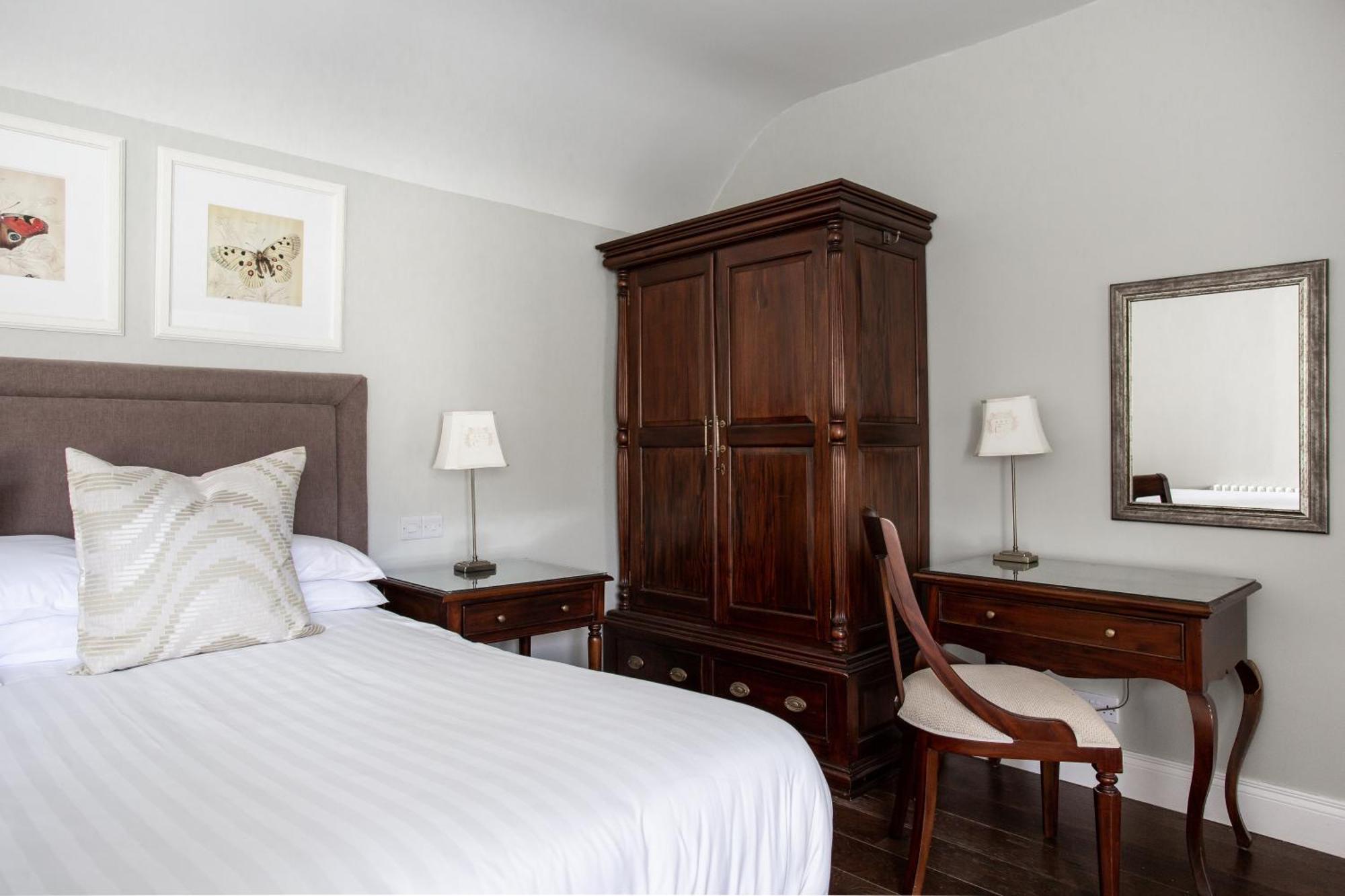 Millbrook Lodge Hotel Ballynahinch Buitenkant foto