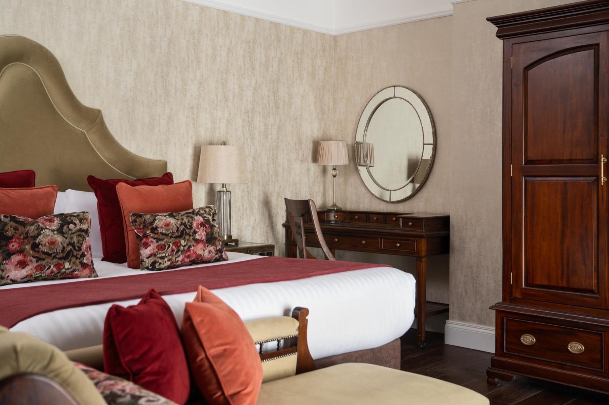 Millbrook Lodge Hotel Ballynahinch Buitenkant foto